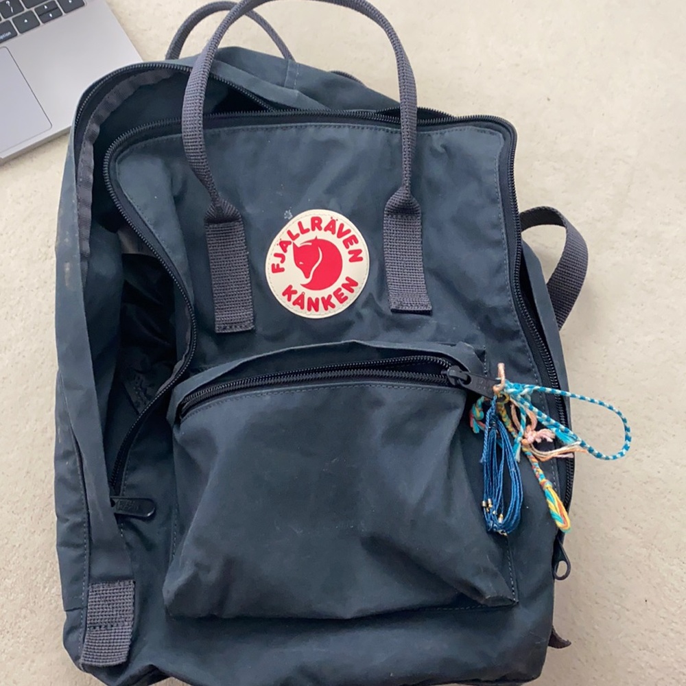 Navy Fjall raven kanken backpack